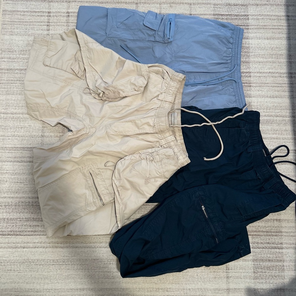 Trio of Casual Pants in Neutral Tones. Brains Standard Cloth Size Small Men’s.